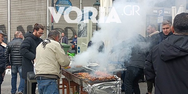 Ξεκίνησε το γλέντι της παραμονής των Χριστουγέννων 